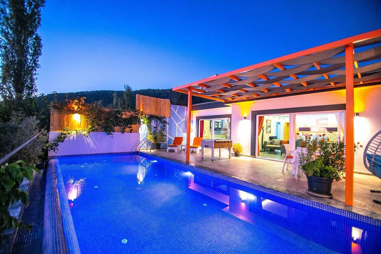 Kaş İslamlar'da Balayı Çiftlerine Uygun, Sonsuzluk Havuzlu, 1+1 Villa-42117