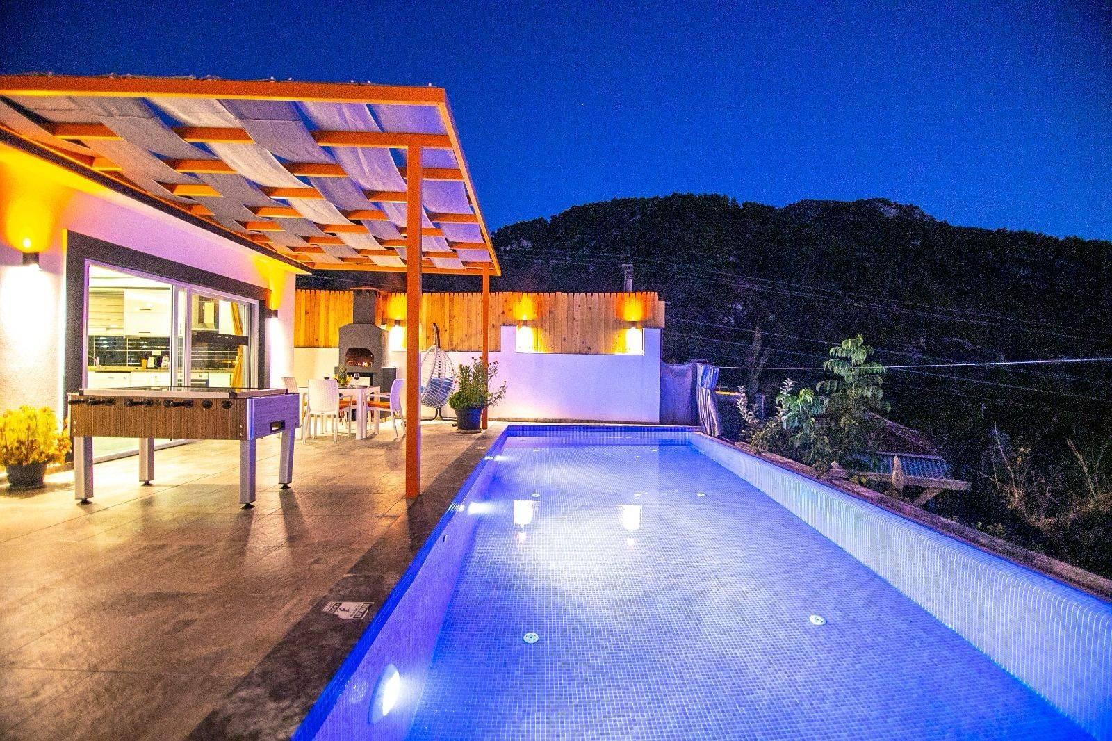 Kaş İslamlar'da Balayı Çiftlerine Uygun, Sonsuzluk Havuzlu, 1+1 Villa-42117