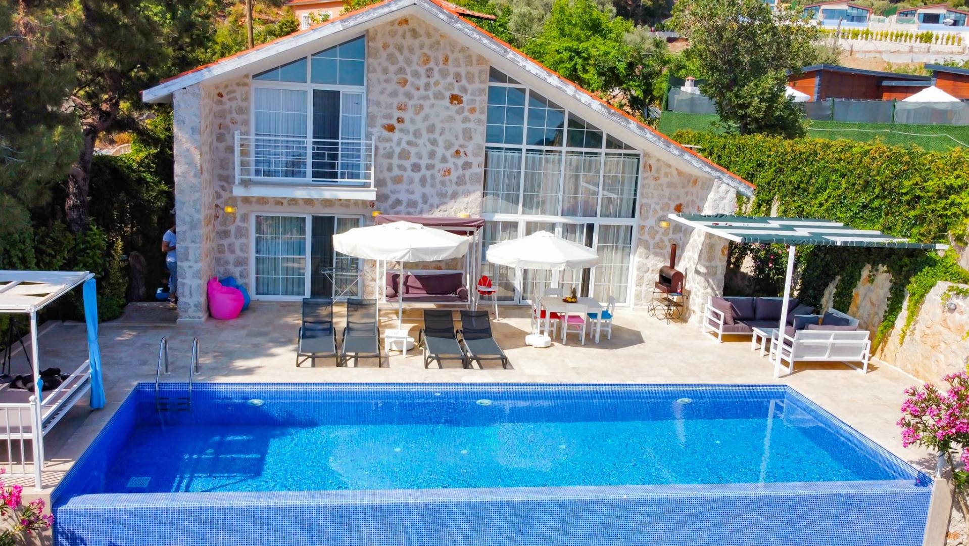 Kaş İslamlar'da Çekirdek Ailelere Uygun, Özel Havuzlu, Bahçeli Villa