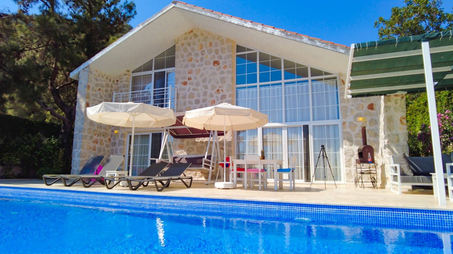 Kaş İslamlar'da Çekirdek Ailelere Uygun, Özel Havuzlu, Bahçeli Villa