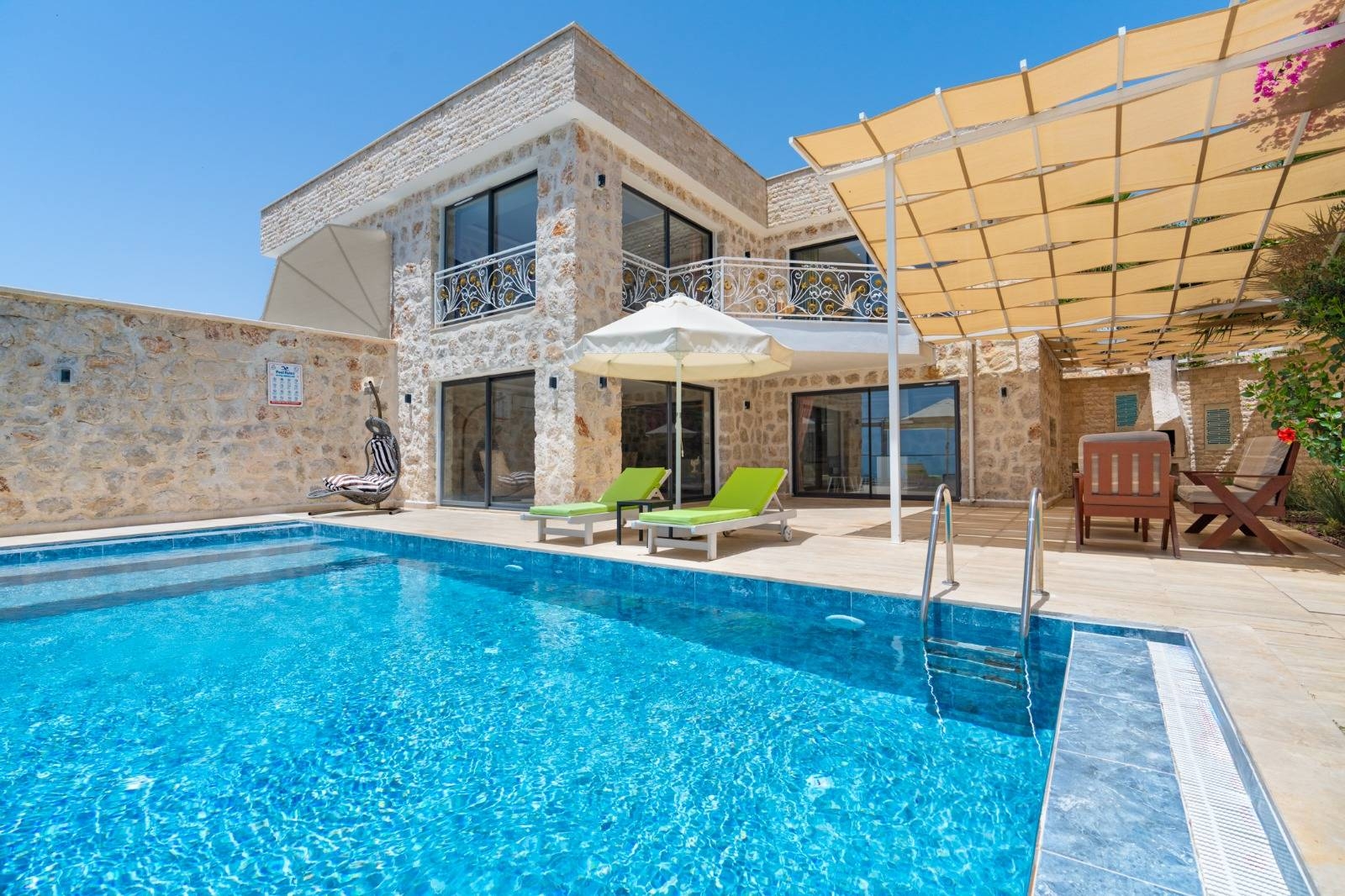 Kaş İslamlar'da Çekirdek Ailelere Uygun, Özel Havuzlu, İkiz Villa