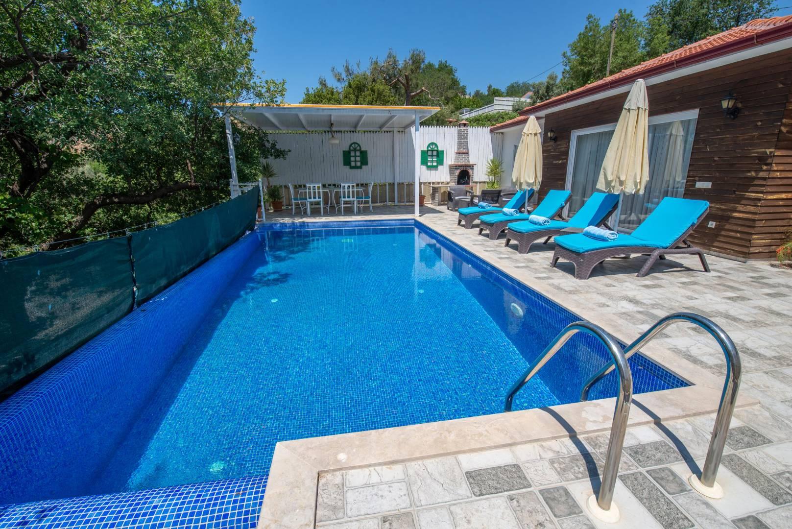 Kaş İslamlar'da Çekirdek Ailelere Uygun, Özel Havuzlu, Konforlu Villa-43860