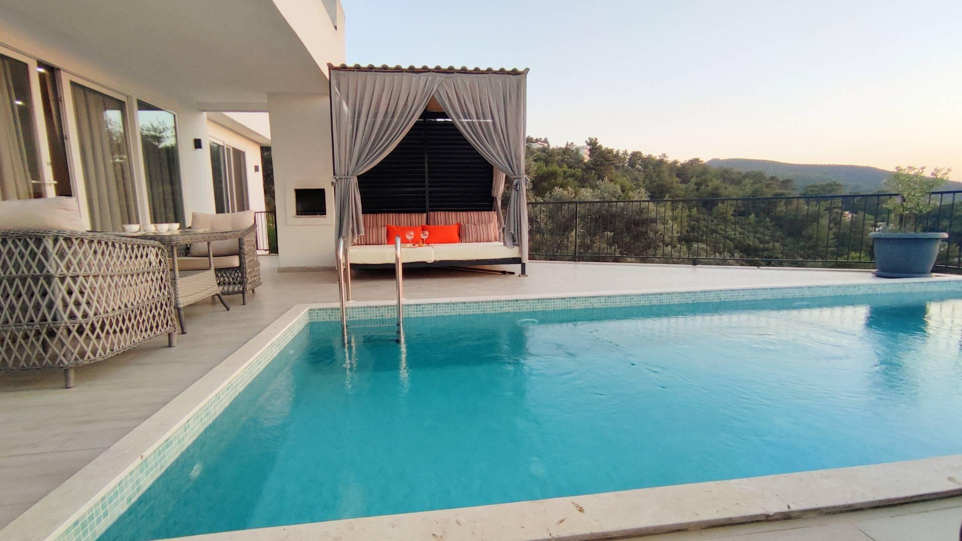 Kaş İslamlar'da Minimalist Tasarımlı, Özel Havuzlu, Şık Villa-35278