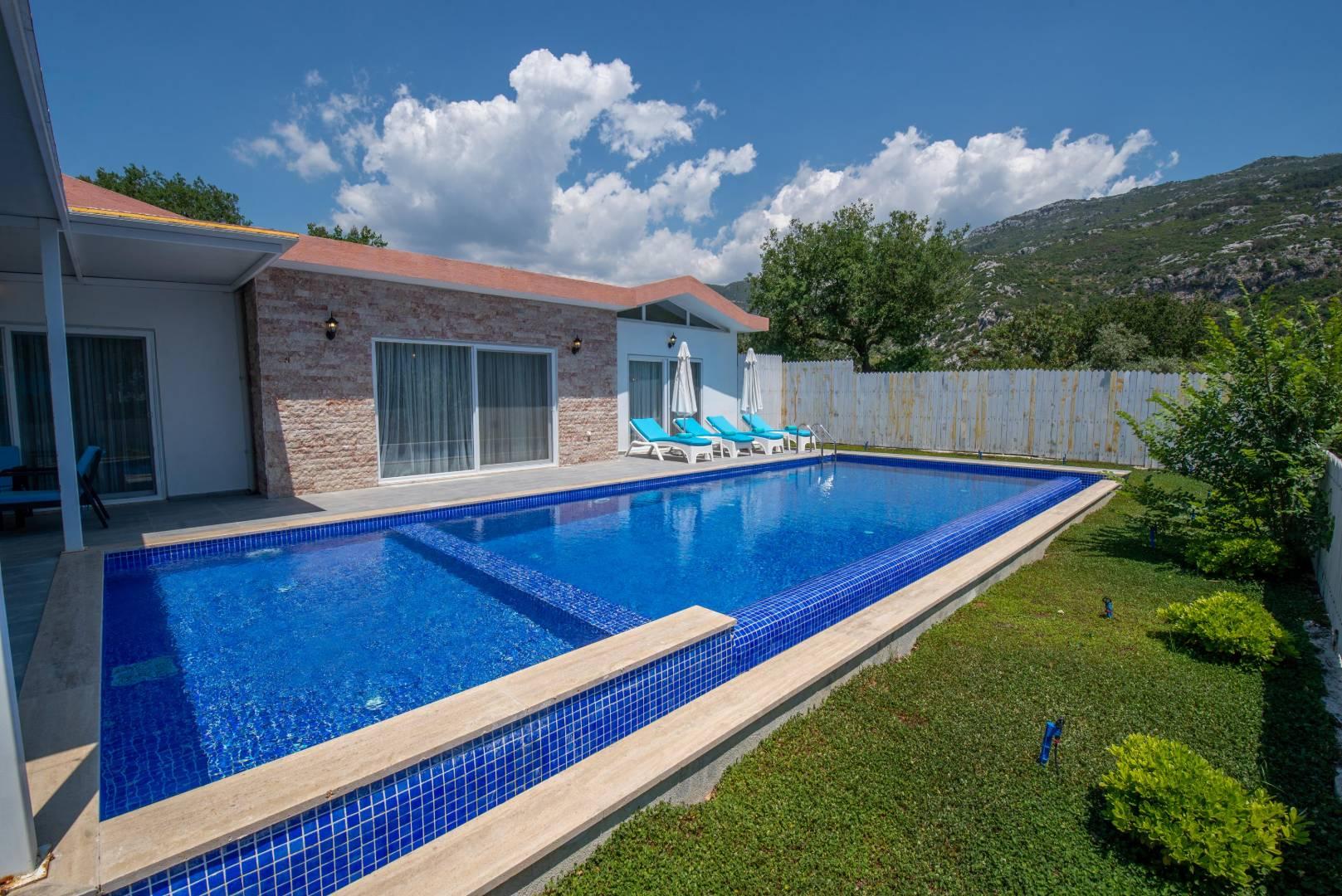 Kaş İslamlar'da Sakin Konumda, Özel Havuzlu, Modern Villa-43862