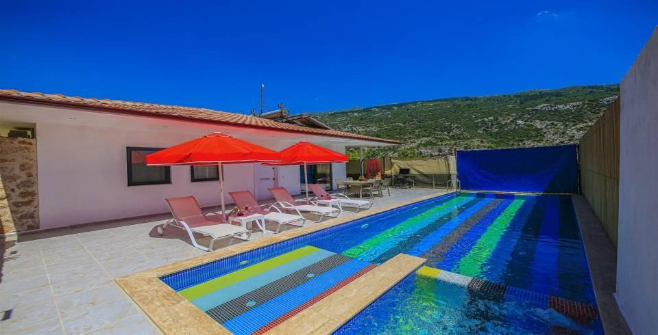Kaş İslamlar'da Çekirdek Ailelere Uygun, Özel Havuzlu, Modern Villa-39795