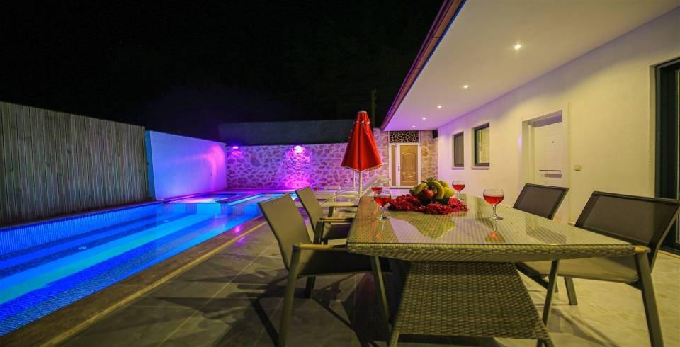 Kaş İslamlar'da Çekirdek Ailelere Uygun, Özel Havuzlu, Modern Villa