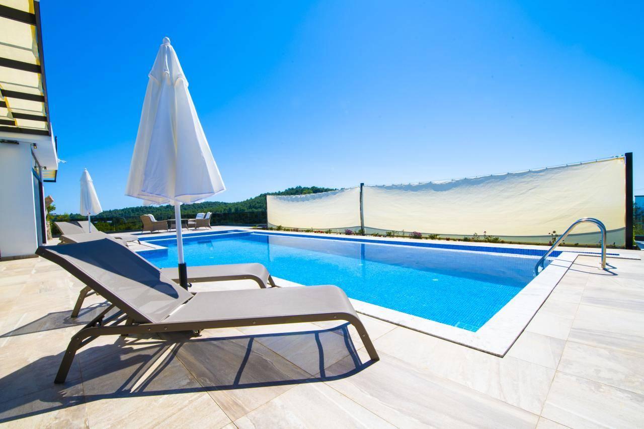 Kaş İslamlar'da Çekirdek Ailelere Uygun, Özel Havuzlu, Şık Villa-43623