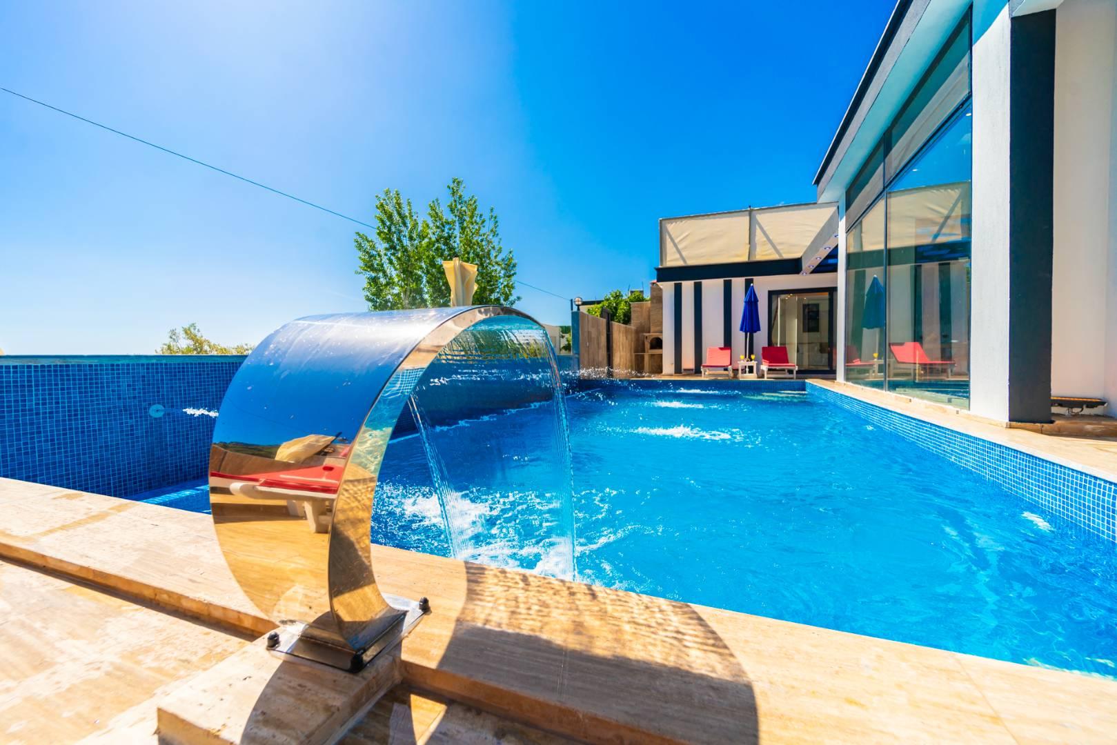 Kaş İslamlar'da Doğa İçerisinde, Isıtmalı Havuzlu, Tatil Villası-42755