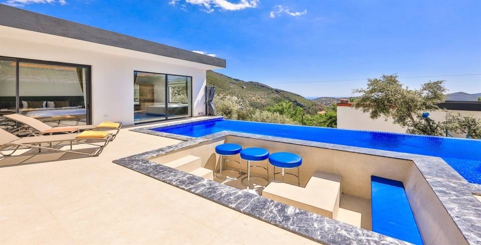 Kaş İslamlar'da Doğa İçerisinde, Özel Havuzlu, Şık Kiralık Villa