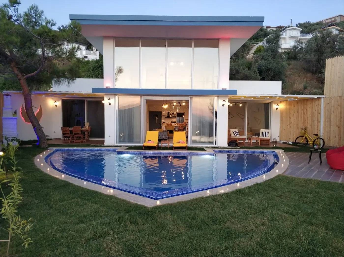 Kaş İslamlar'da Doğa İçerisinde, Özel Havuzlu, Sinema Odalı, Şık Villa