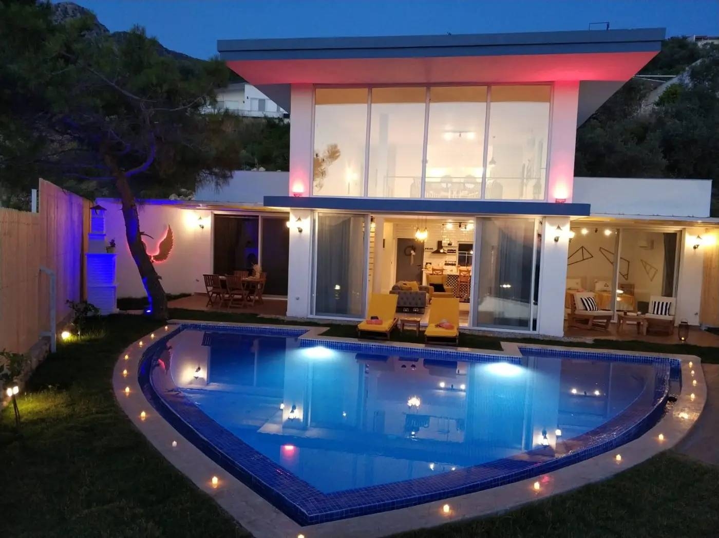 Kaş İslamlar'da Doğa İçerisinde, Özel Havuzlu, Sinema Odalı, Şık Villa