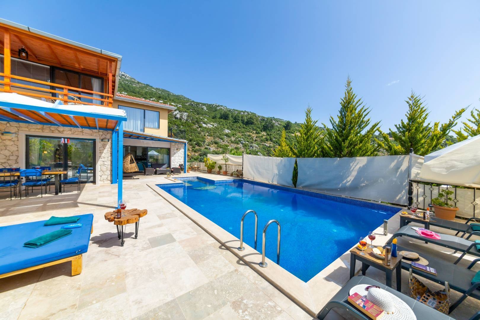 Kaş İslamlar'da Doğa ile İç İçe, Özel Havuzlu, Modern Villa