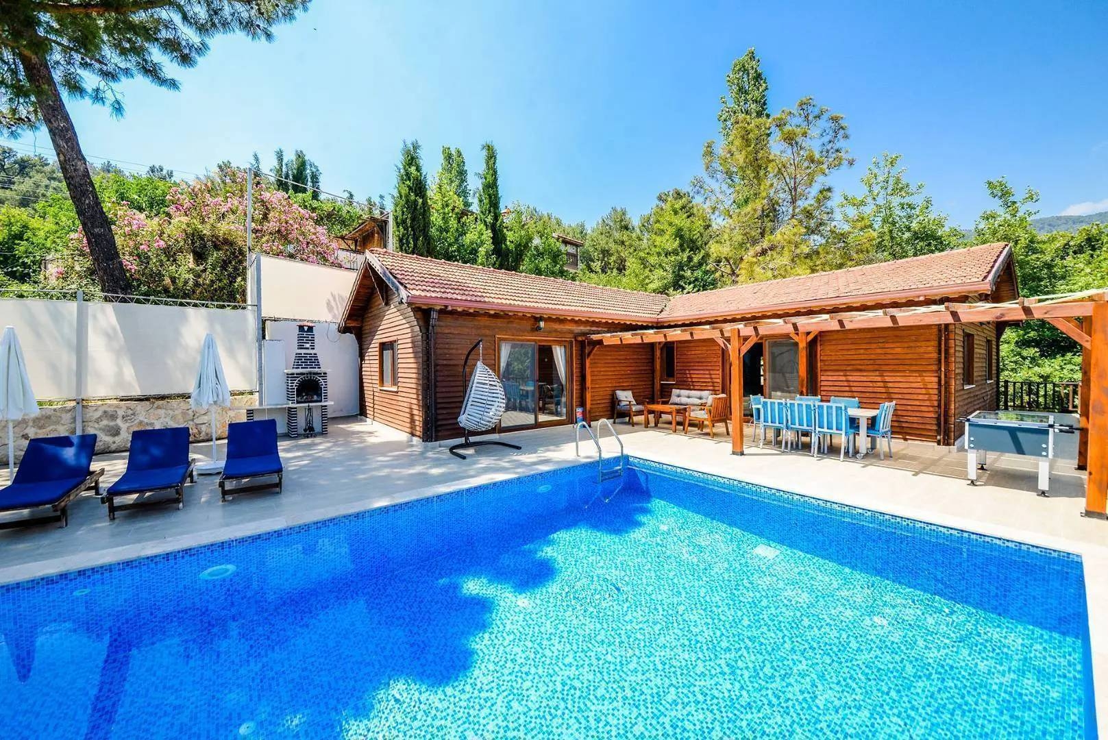 Kaş İslamlar'da Doğa Manzaralı, Özel Havuzlu, Ahşap Villa