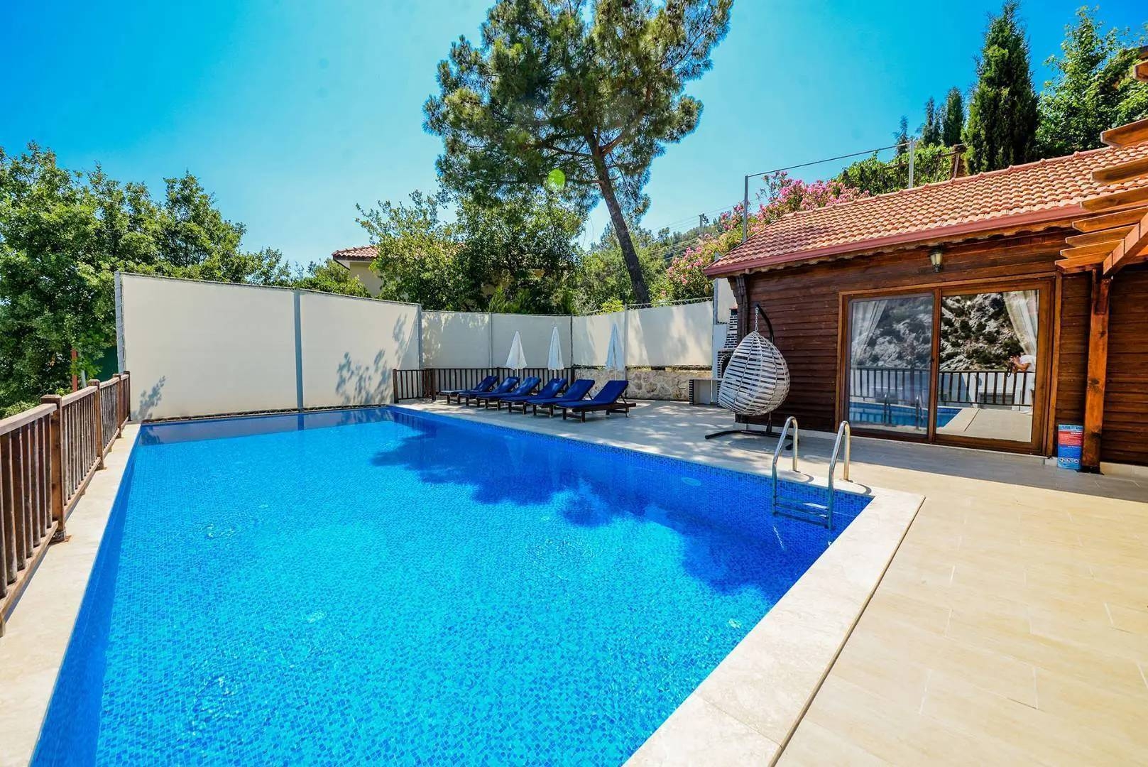 Kaş İslamlar'da Doğa Manzaralı, Özel Havuzlu, Ahşap Villa