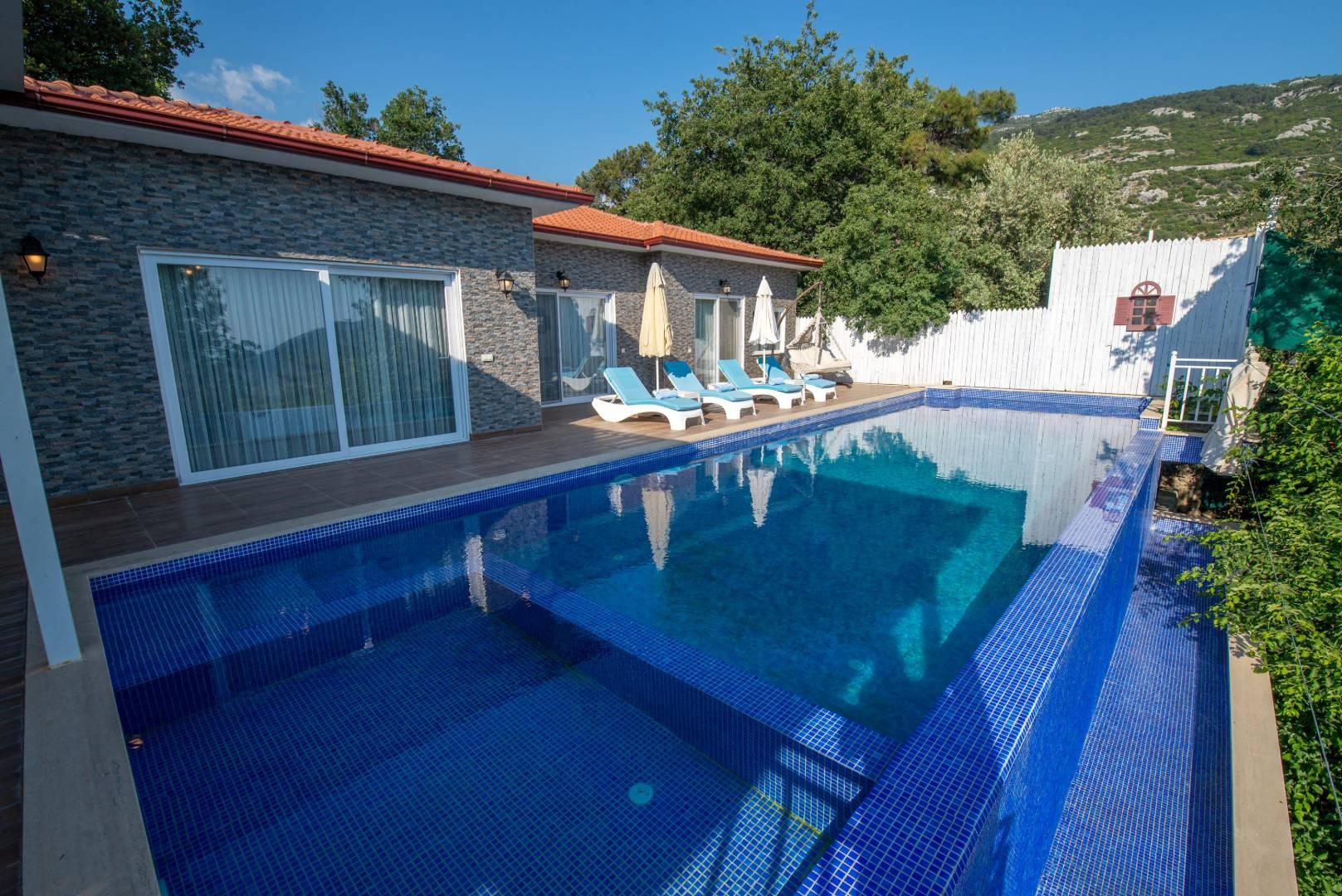 Kaş İslamlar'da Doğa Manzaralı, Özel Havuzlu, Tatil Villası-43863