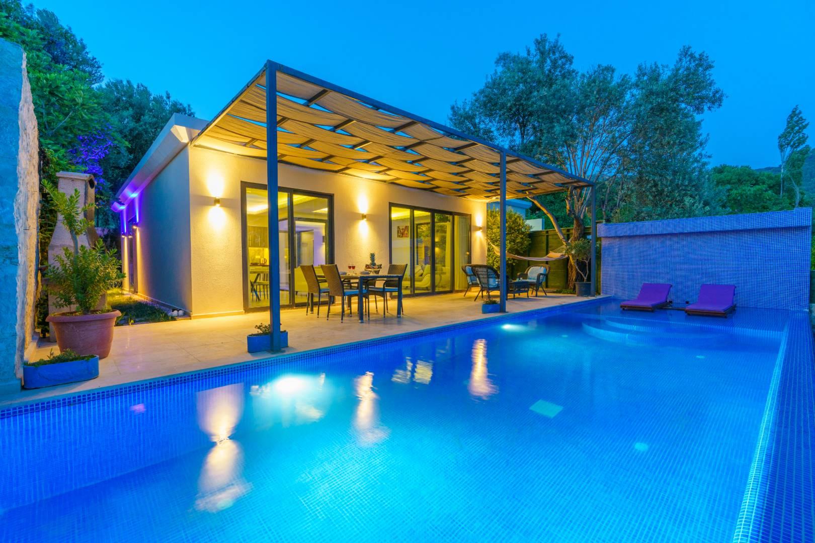 Kaş İslamlar'da Doğa'nın İçerisinde, Özel Havuzlu, Modern Villa-25020