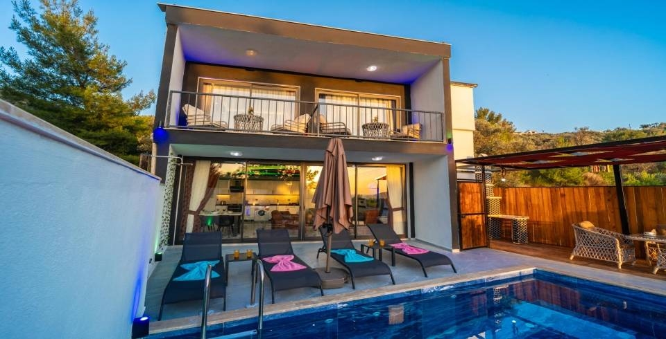 Kaş İslamlar'da Doğayla İç İçe, Özel Havuzlu, 2+1 Şık Villa