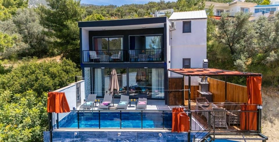 Kaş İslamlar'da Doğayla İç İçe, Özel Havuzlu, 2+1 Şık Villa