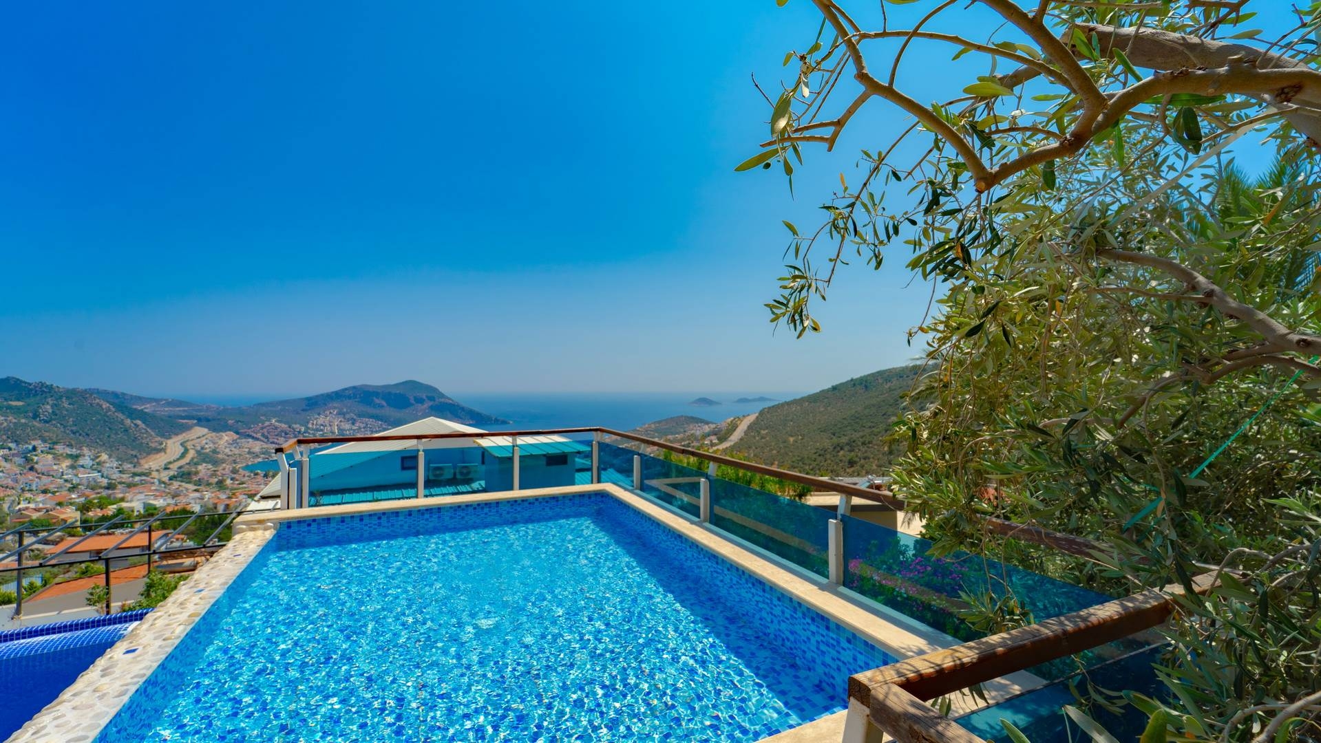 Kaş İslamlar'da Enfes Deniz Manzaralı, Özel Havuzlu, Konforlu Villa