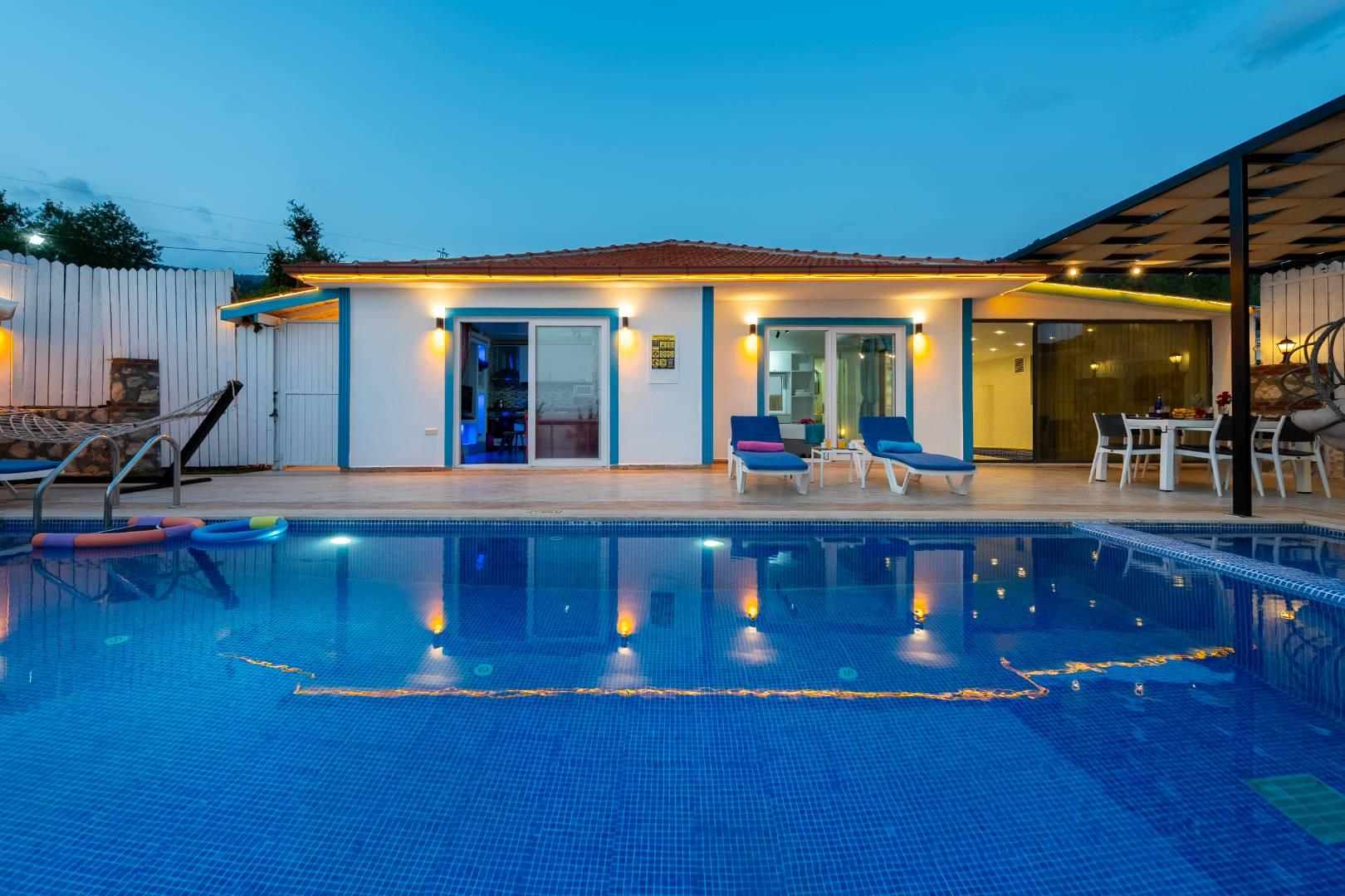 Kaş İslamlar'da Enfes Doğa İçerisinde, Özel Havuzlu, 4 Kişilik Ev-33064
