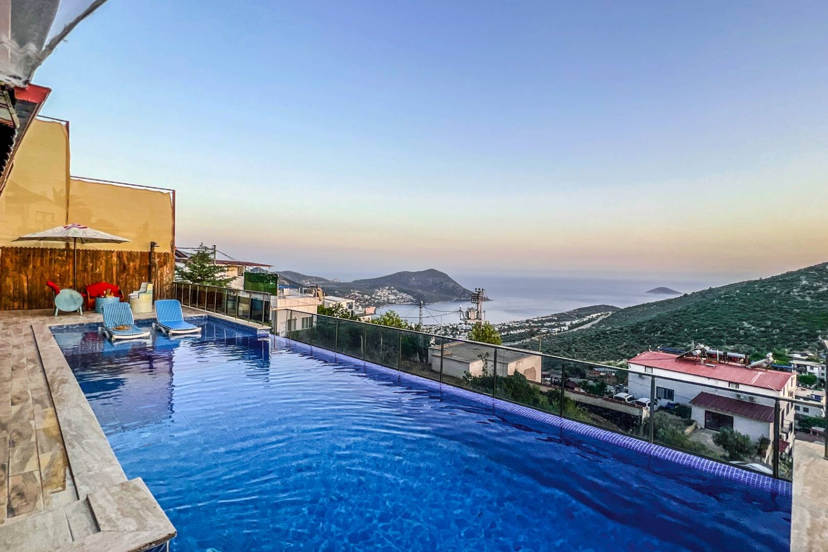 Kaş İslamlar'da Enfes Doğa Manzaralı, Özel Havuzlu, Konforlu Villa