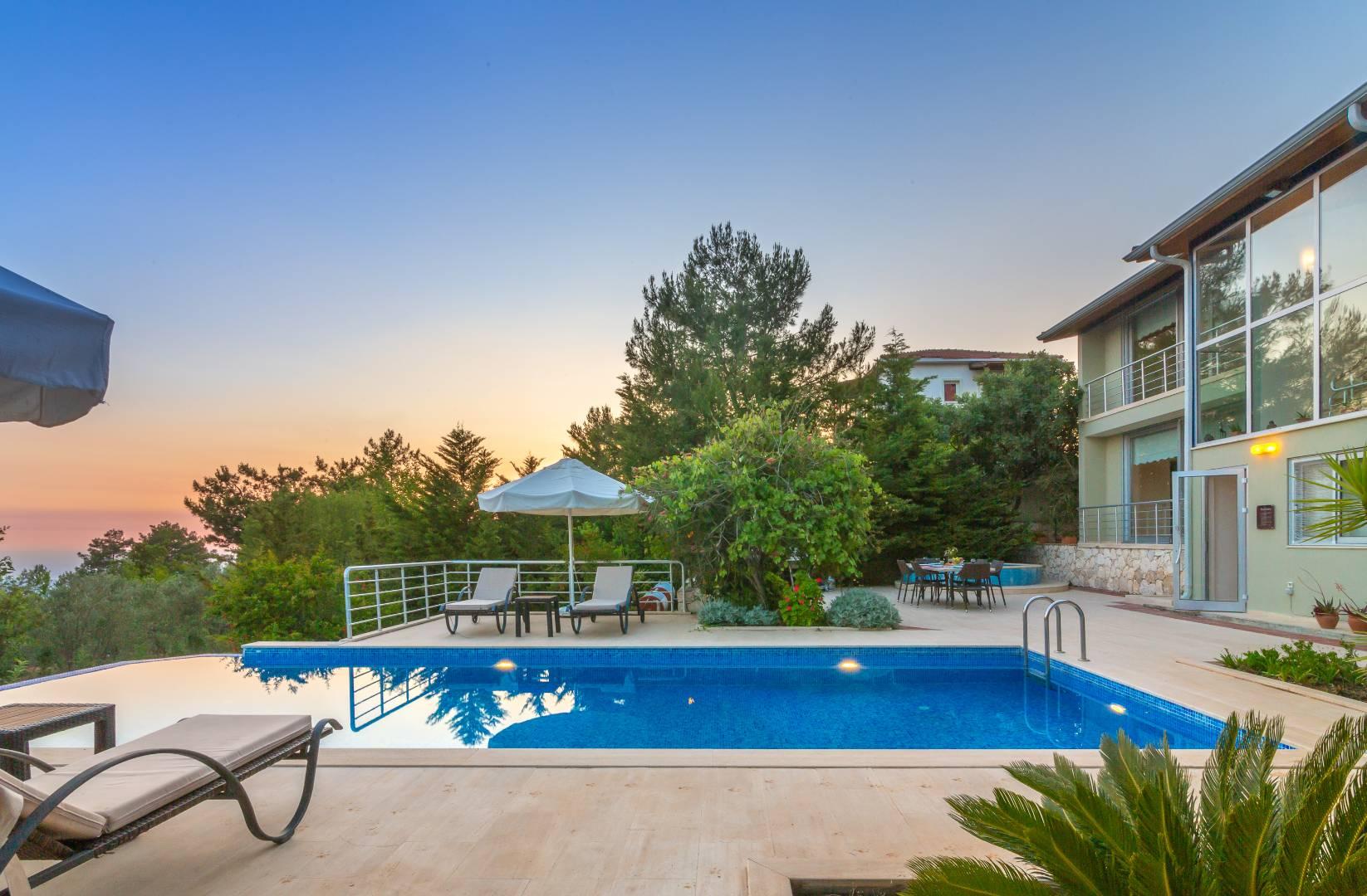 Kaş İslamlar'da Geniş Ailelere Uygun, Özel Havuzlu, 3+1 Villa-40665