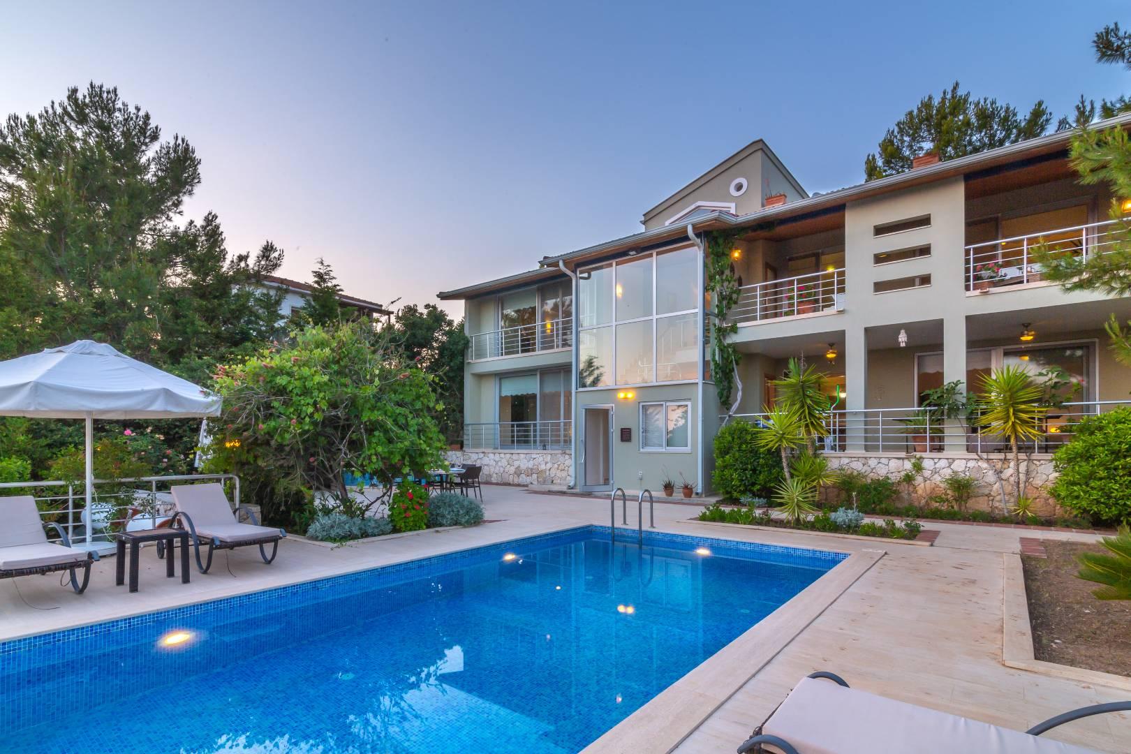 Kaş İslamlar'da Geniş Ailelere Uygun, Özel Havuzlu, 3+1 Villa-40665