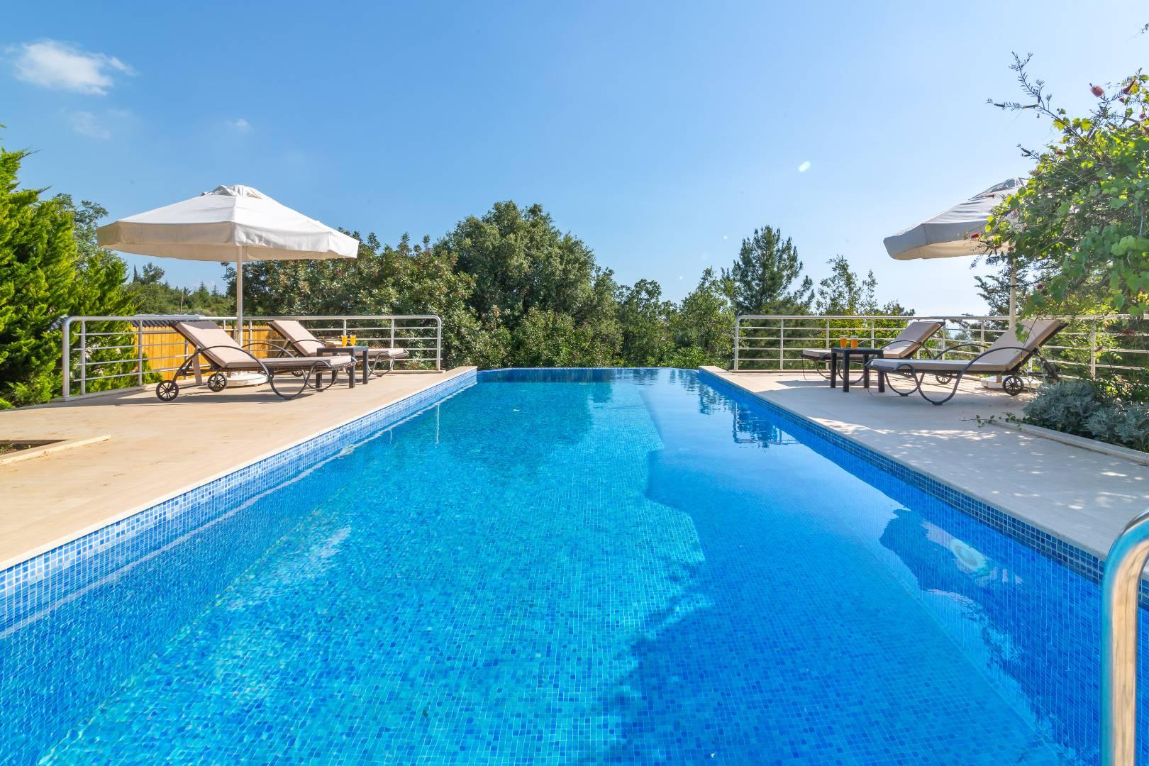 Kaş İslamlar'da Geniş Ailelere Uygun, Özel Havuzlu, 3+1 Villa-40665