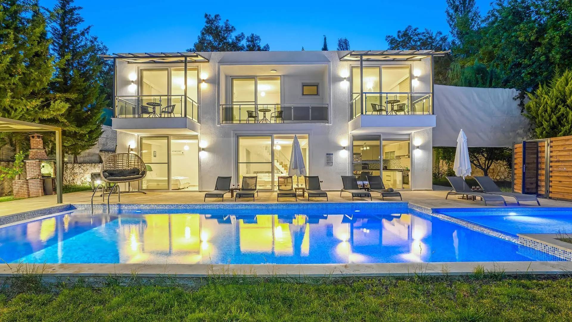 Kaş İslamlar'da Geniş Ailelere Uygun, Özel Havuzlu, Lüks Villa