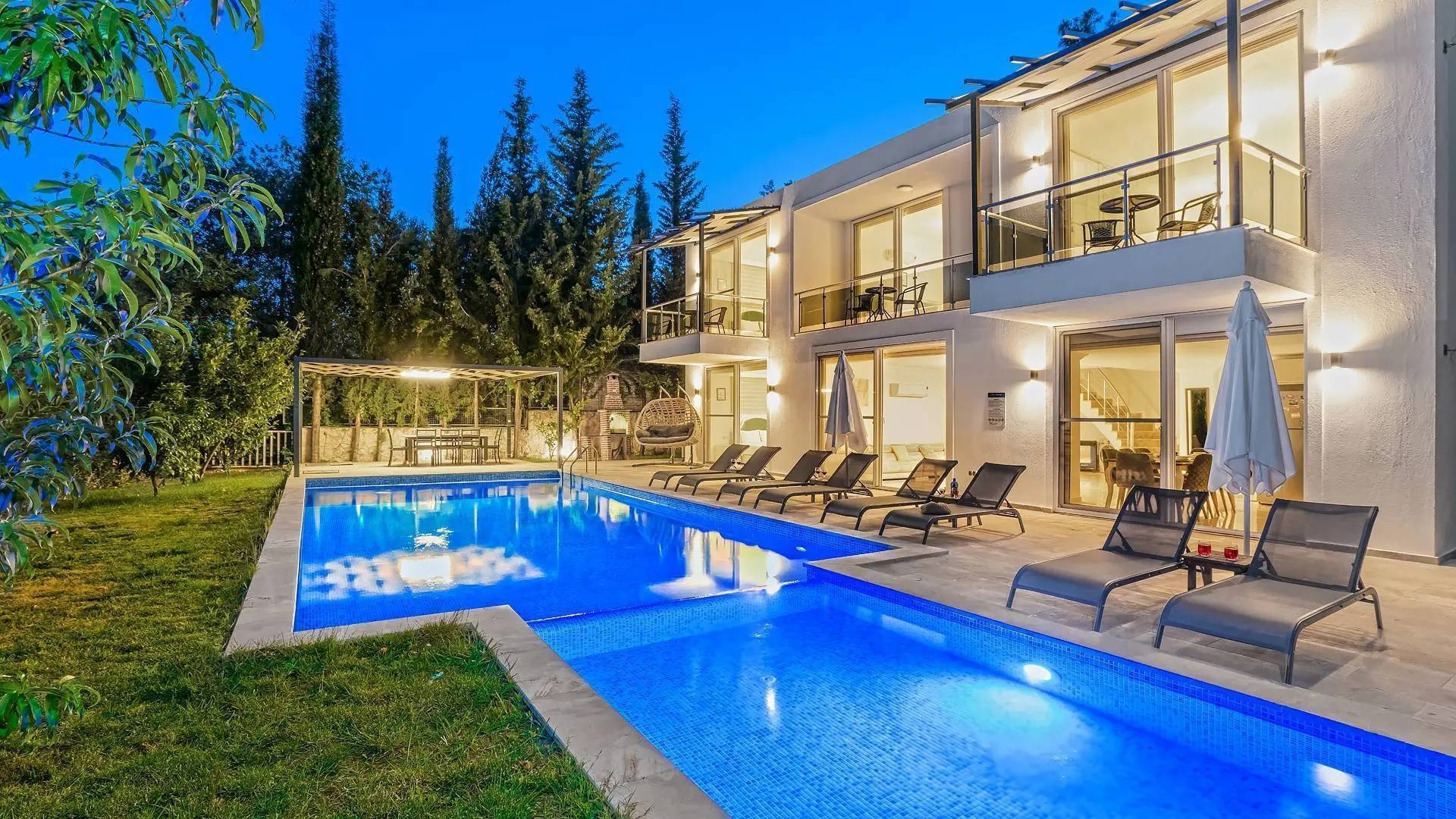 Kaş İslamlar'da Geniş Ailelere Uygun, Özel Havuzlu, Lüks Villa