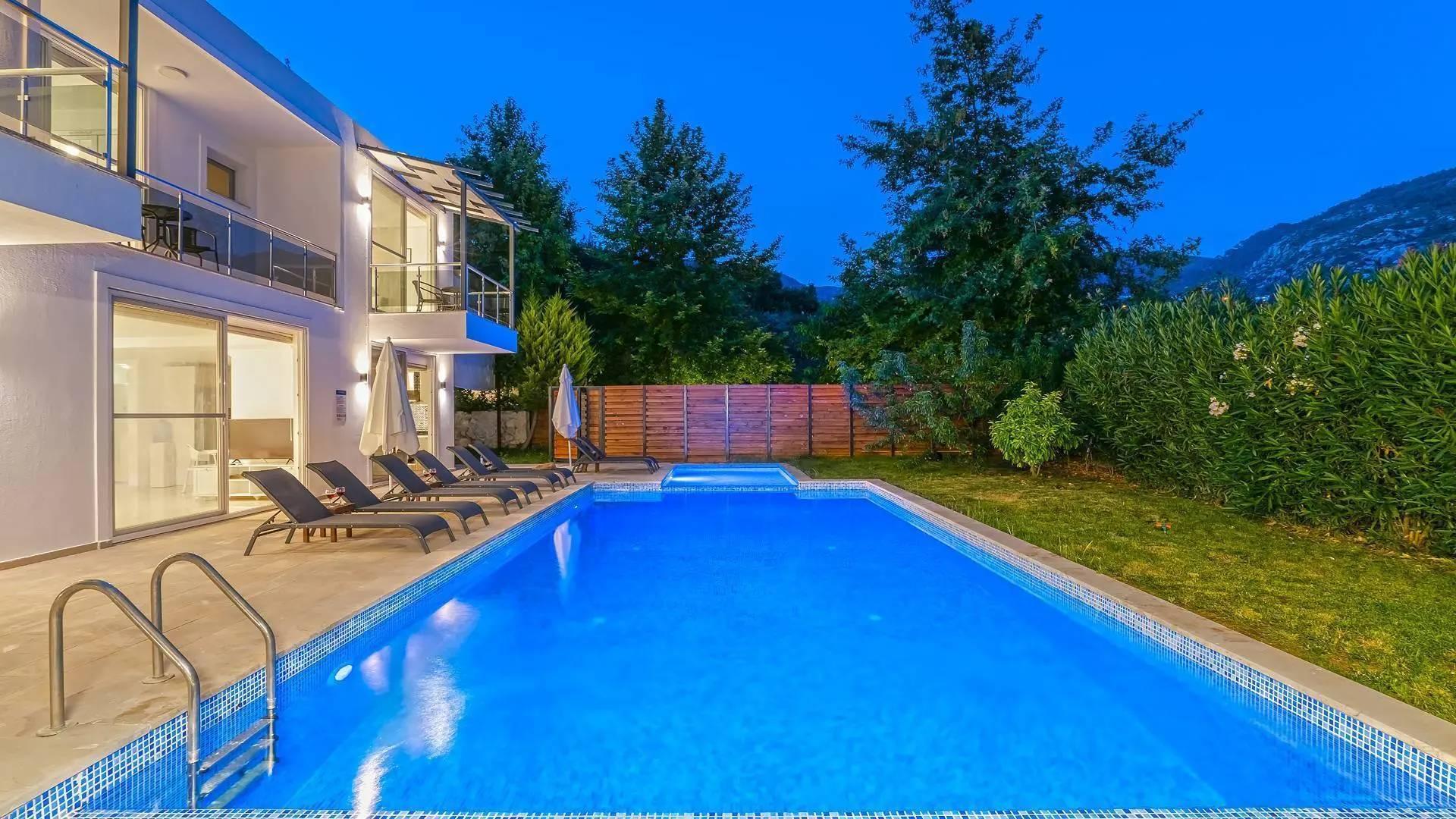 Kaş İslamlar'da Geniş Ailelere Uygun, Özel Havuzlu, Lüks Villa-43141