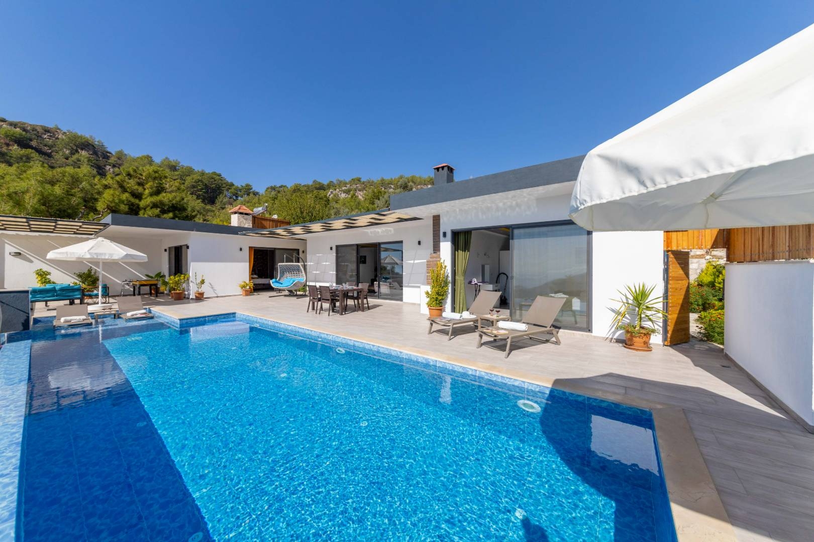 Kaş İslamlar'da Göz Alıcı Manzaralı, Özel Havuzlu, 4 Kişilik Villa