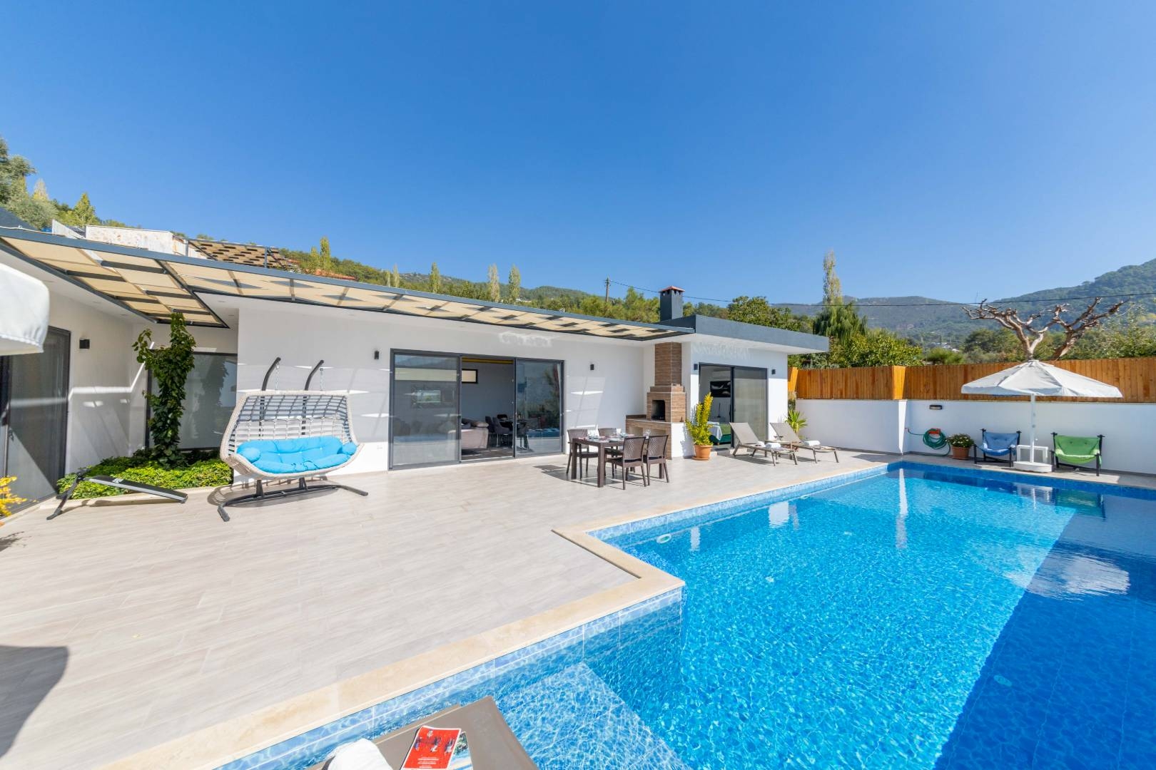 Kaş İslamlar'da Göz Alıcı Manzaralı, Özel Havuzlu, 4 Kişilik Villa