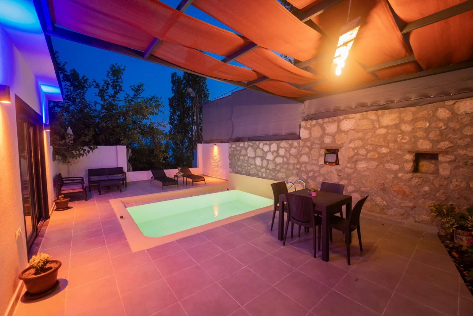 Kaş İslamlar'da Muhafazakar, Özel Havuzlu, Balayı Villası-42077