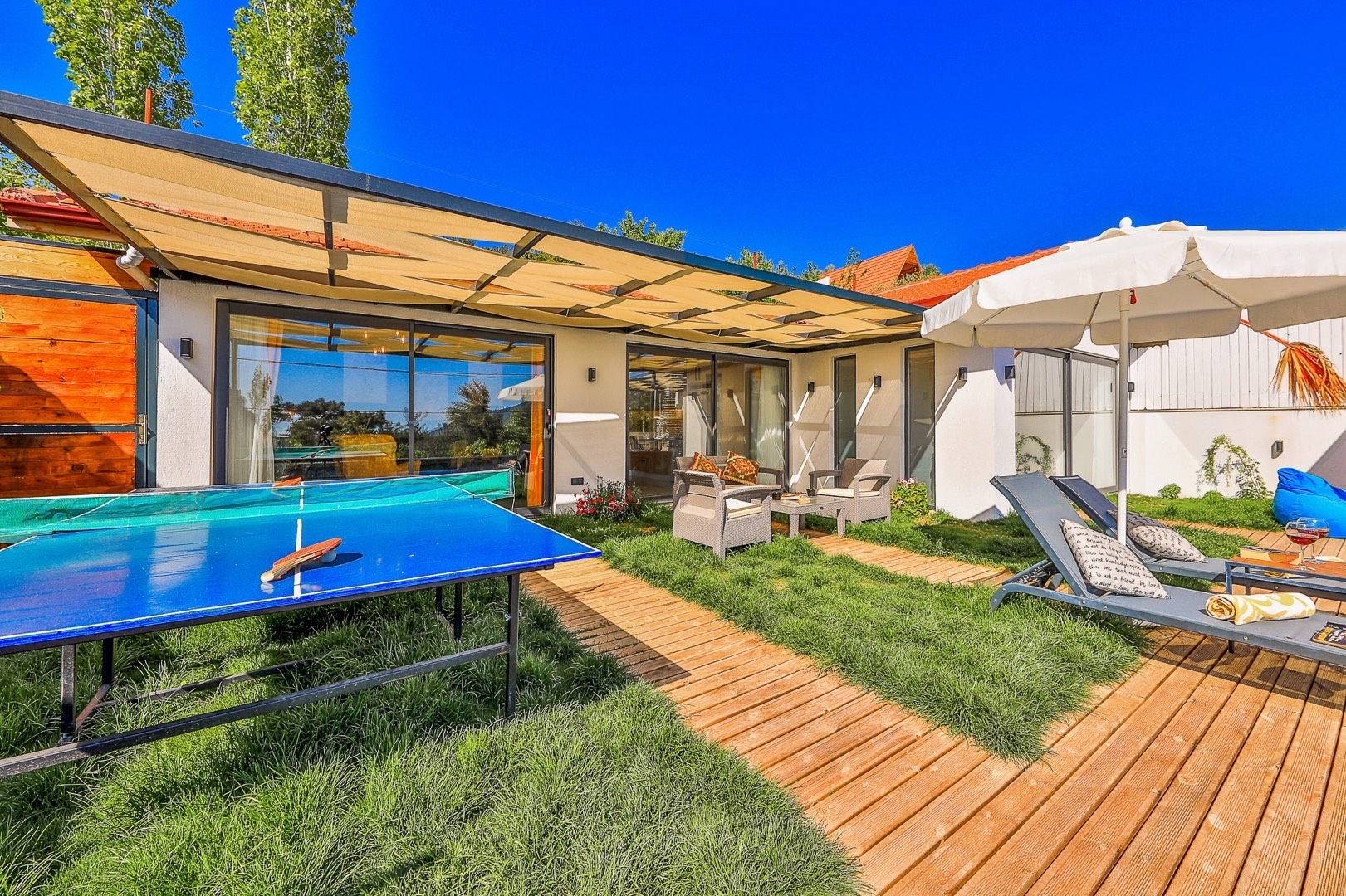 Kaş İslamlar'da Doğa Manzarasına Sahip, Özel Havuzlu, Bahçeli Villa