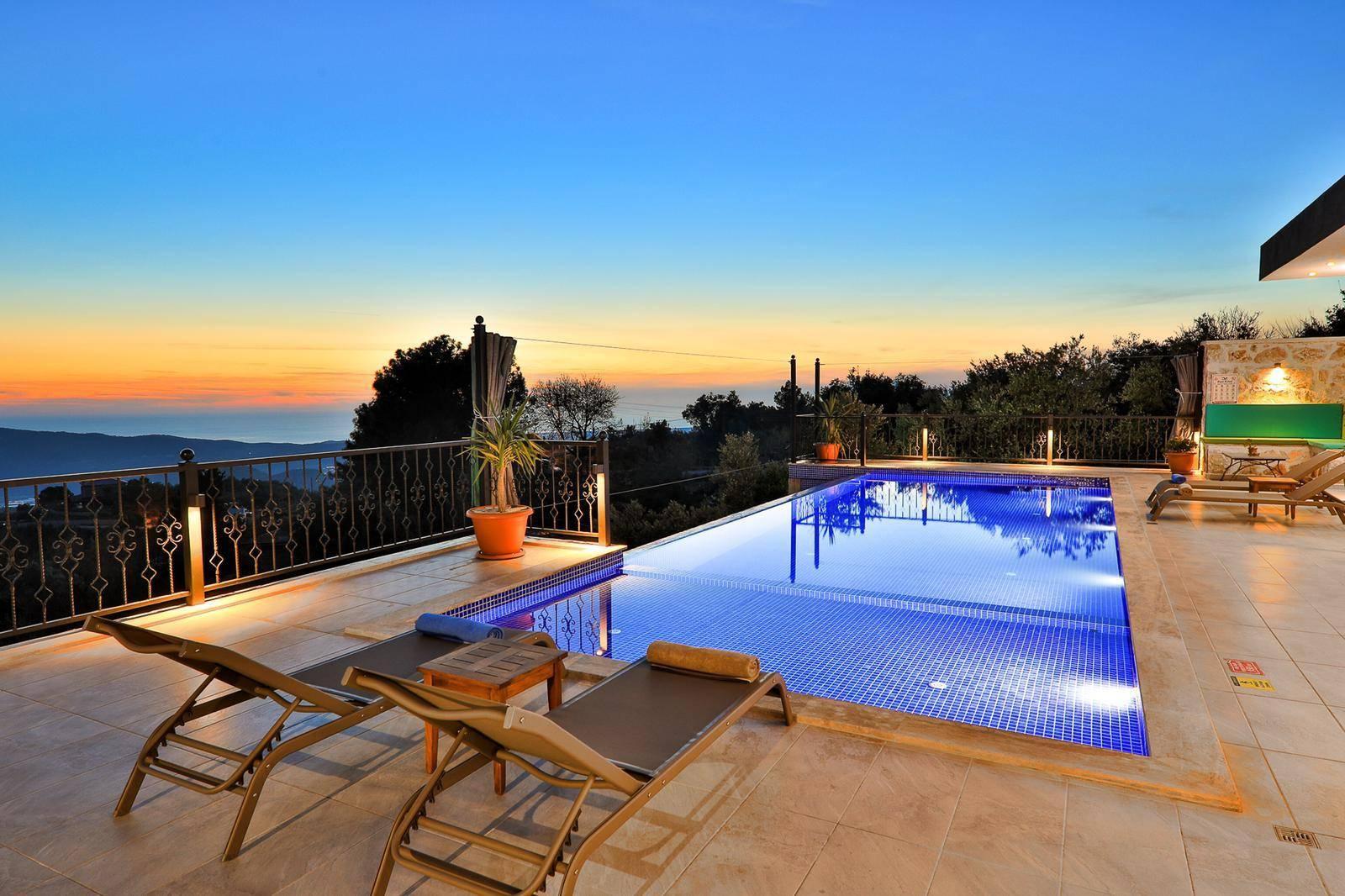 Kaş İslamlar'da Muhteşem Konfora Sahip, Özel Havuzlu, Şık Villa-35838