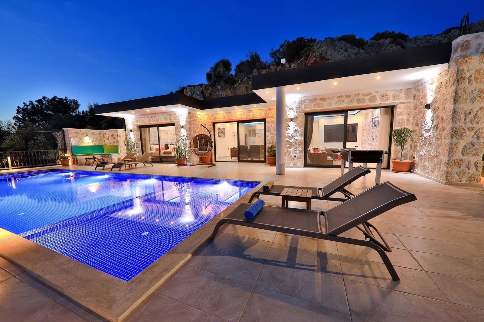 Kaş İslamlar'da Muhteşem Konfora Sahip, Özel Havuzlu, Şık Villa-35838