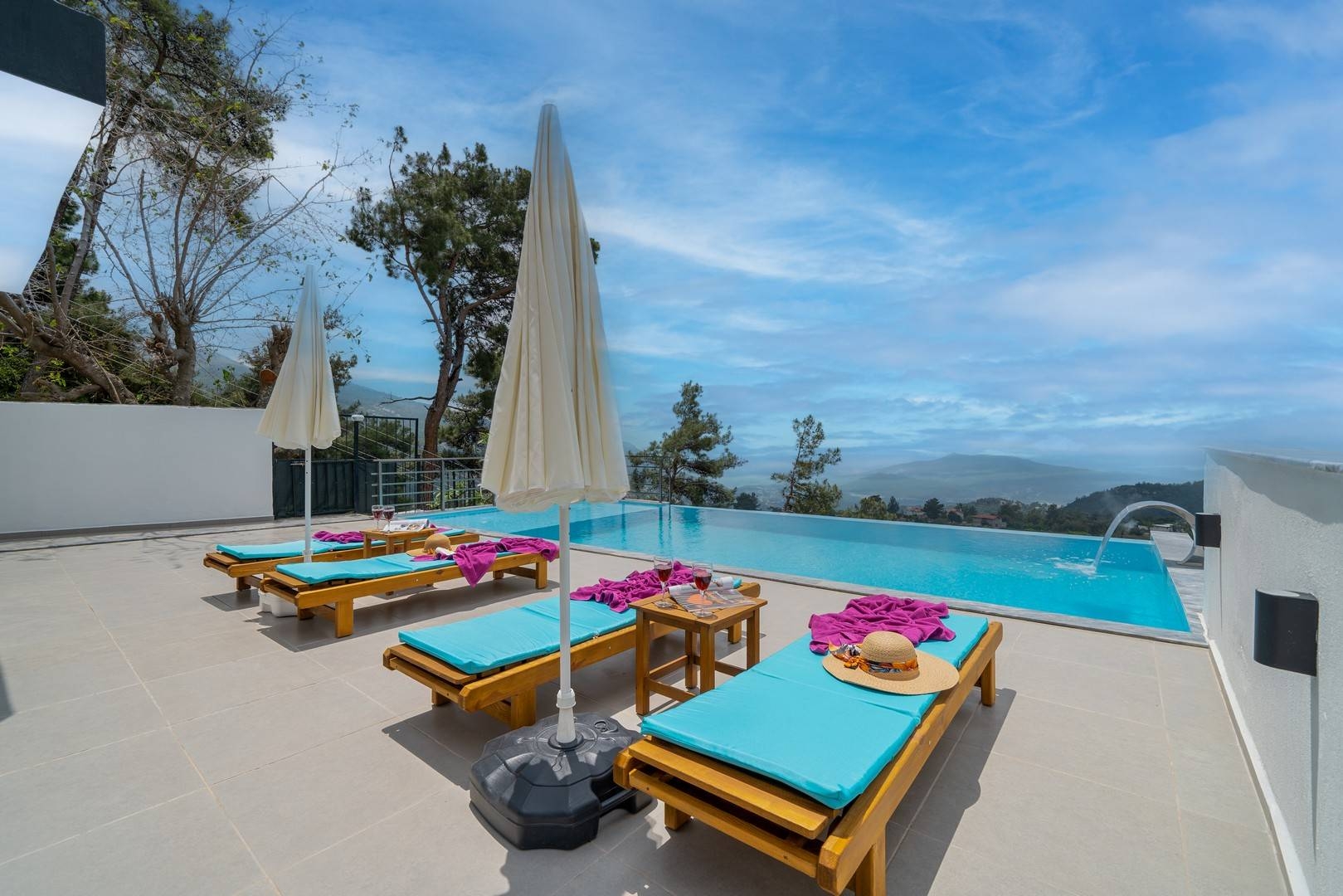 Kaş İslamlar'da Muhteşem Manzaralı, Özel Havuzlu, Balayı Villası