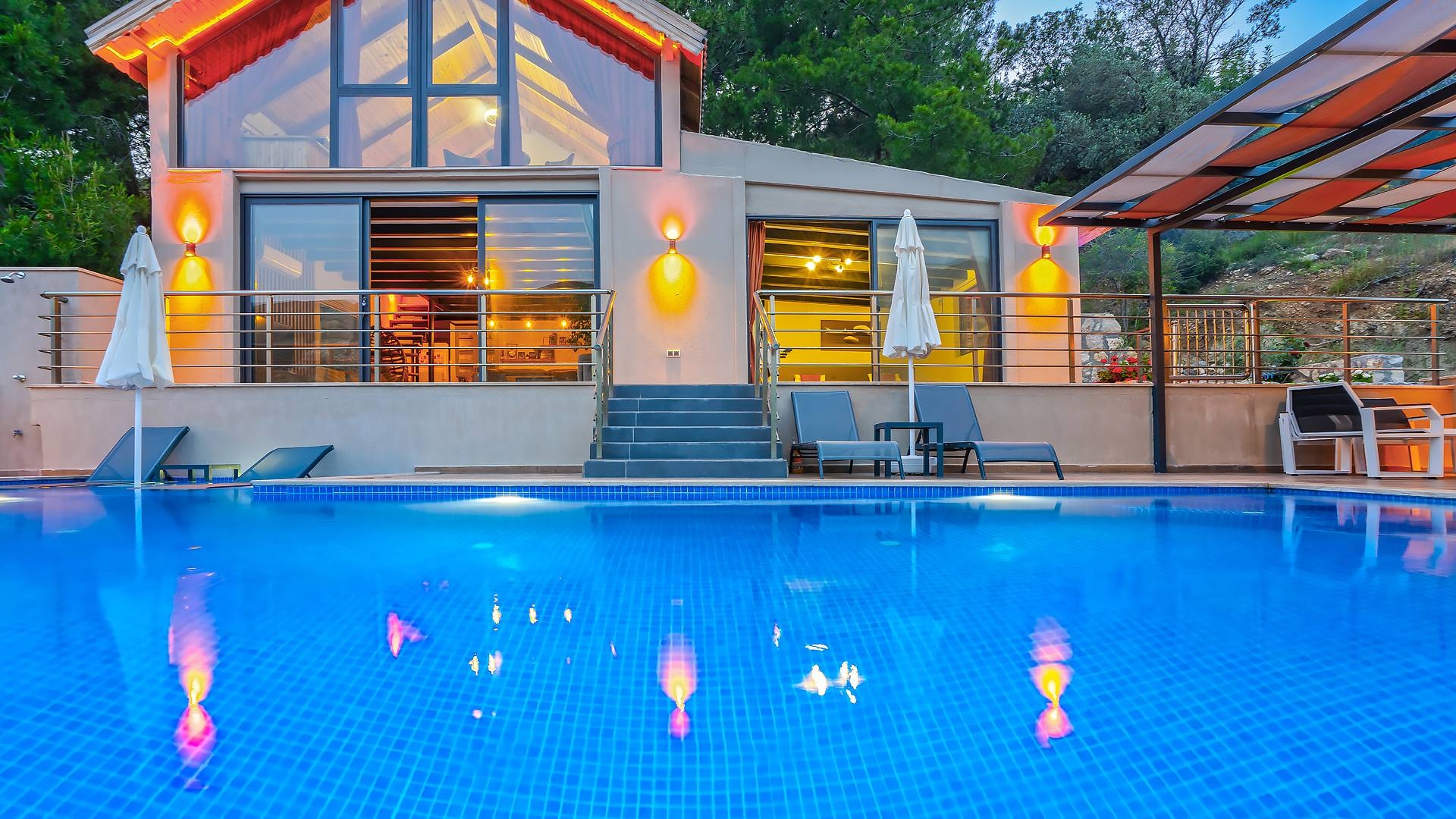 Kaş İslamlar'da Nezih Konumda, Sonsuzluk Havuzlu, Lüks Villa
