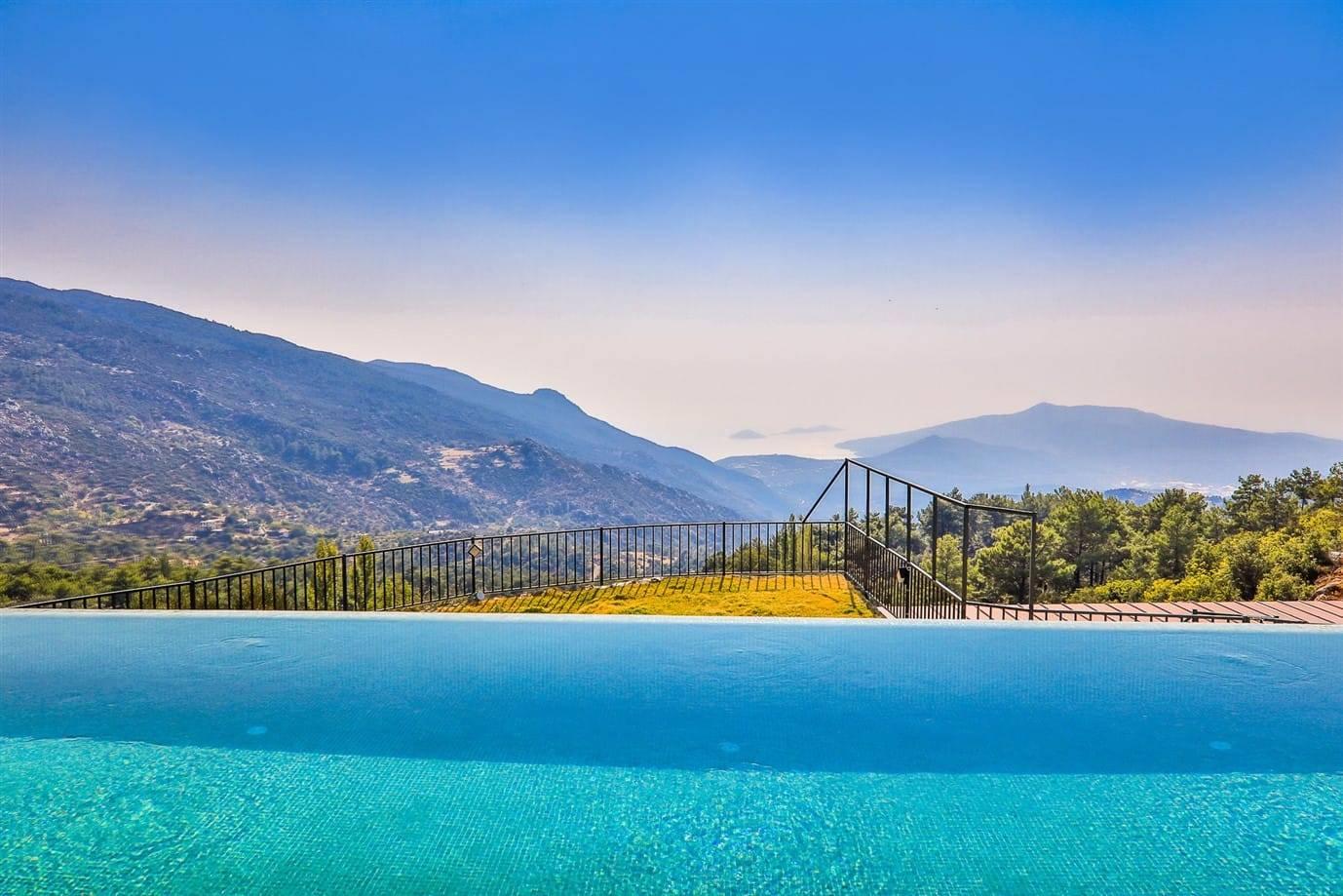 Kaş İslamlar'da Otantik Tasarımlı, Özel Havuzlu, 4 Kişilik Taş Villa-42304