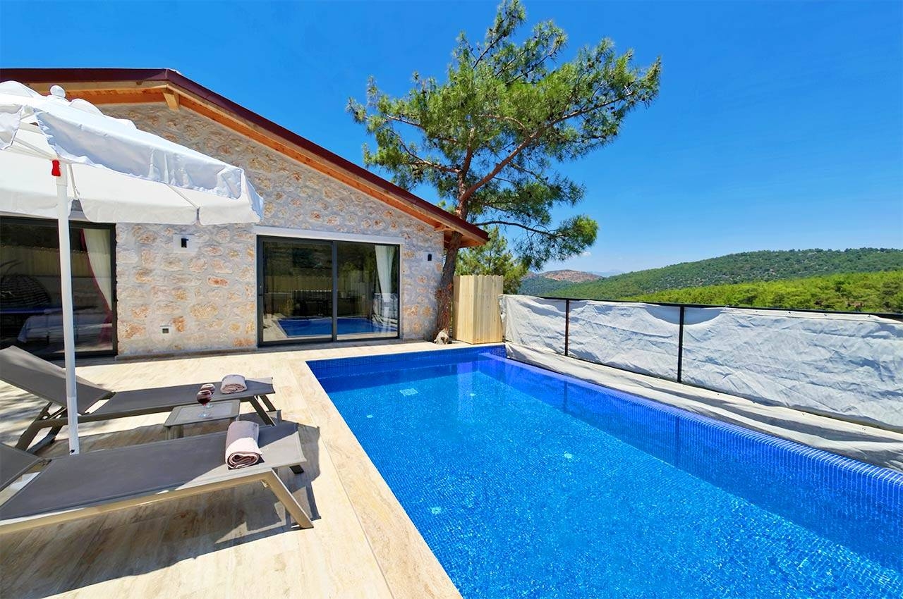 Kaş İslamlar'da Otantik Tasarımlı, Özel Havuzlu, Balayı Villası