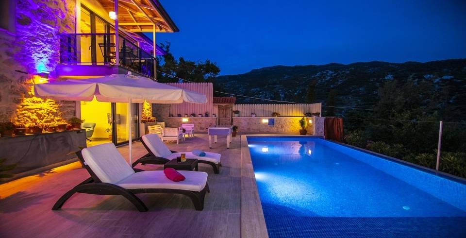 Kaş İslamlar'da Doğa Manzaralı, Özel Havuzlu, 2 Kişilik Villa