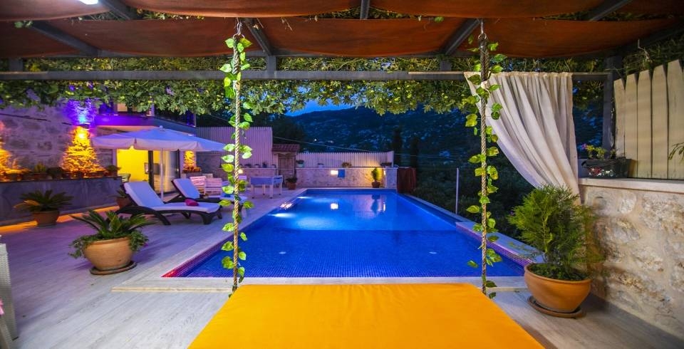 Kaş İslamlar'da Doğa Manzaralı, Özel Havuzlu, 2 Kişilik Villa