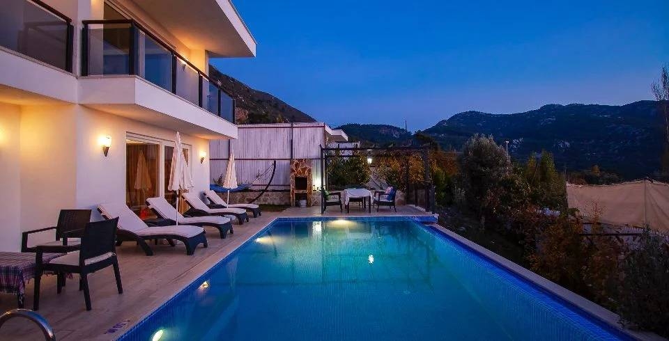 Kaş İslamlar'da Sakin Konumda, Özel Havuzlu, Jakuzili, Ferah Villa