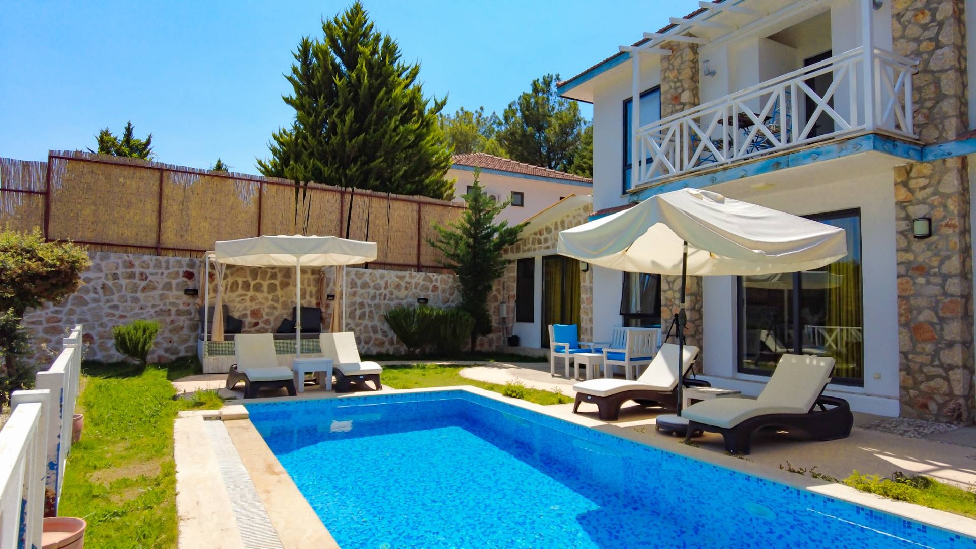 Kaş İslamlar'da Sakin Konumda, Özel Havuzlu, Konforlu Villa