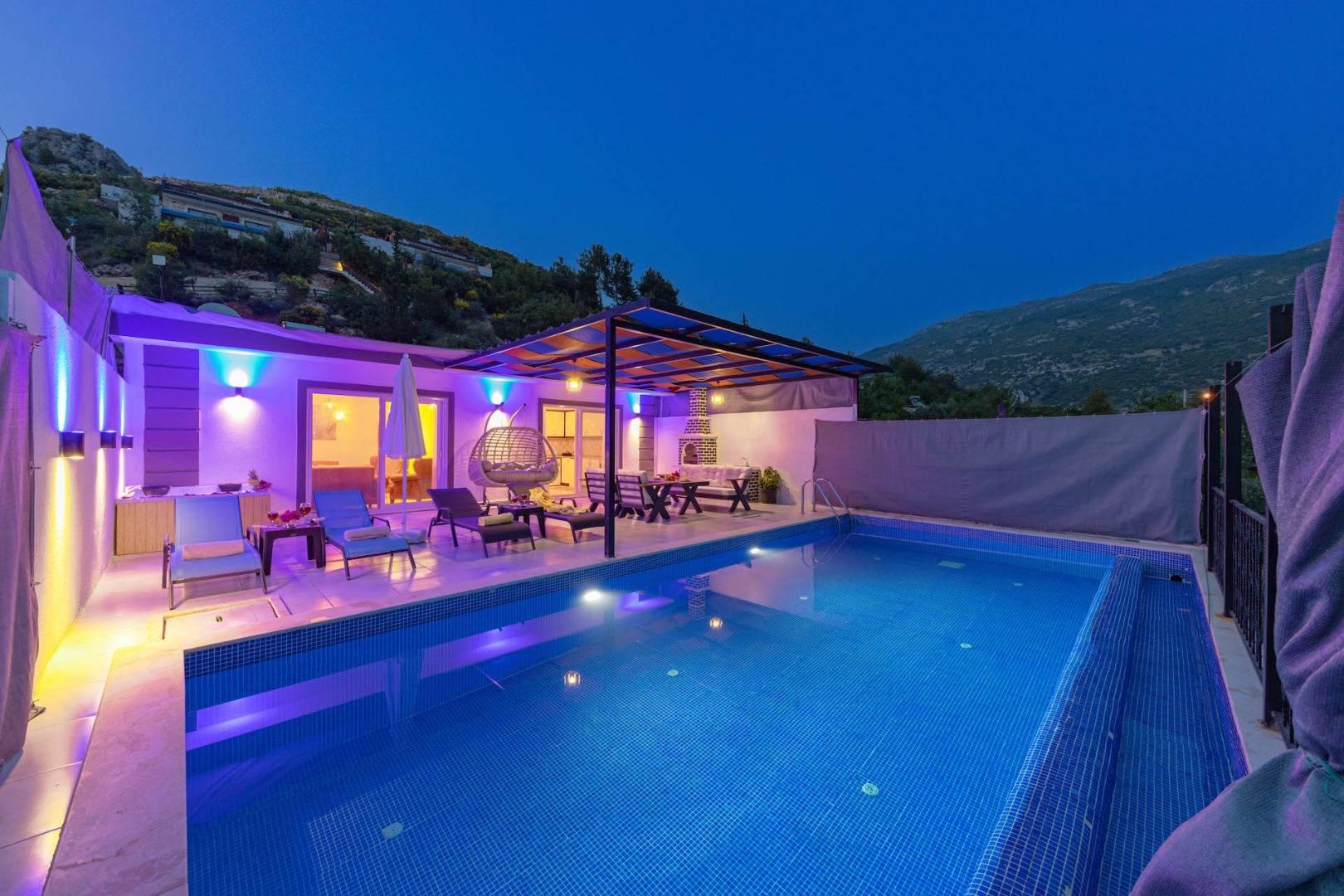Kaş İslamlar'da Sakin Konumda, Özel Havuzlu, Konforlu Villa-42980