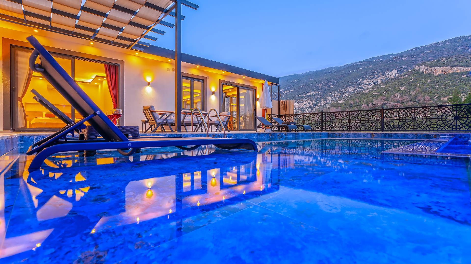 Kaş İslamlar'da Elverişli Konumda, Özel Havuzlu, Estetik Villa