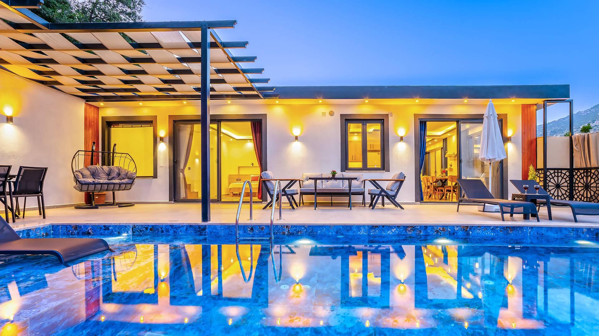 Kaş İslamlar'da Elverişli Konumda, Özel Havuzlu, Estetik Villa-39712