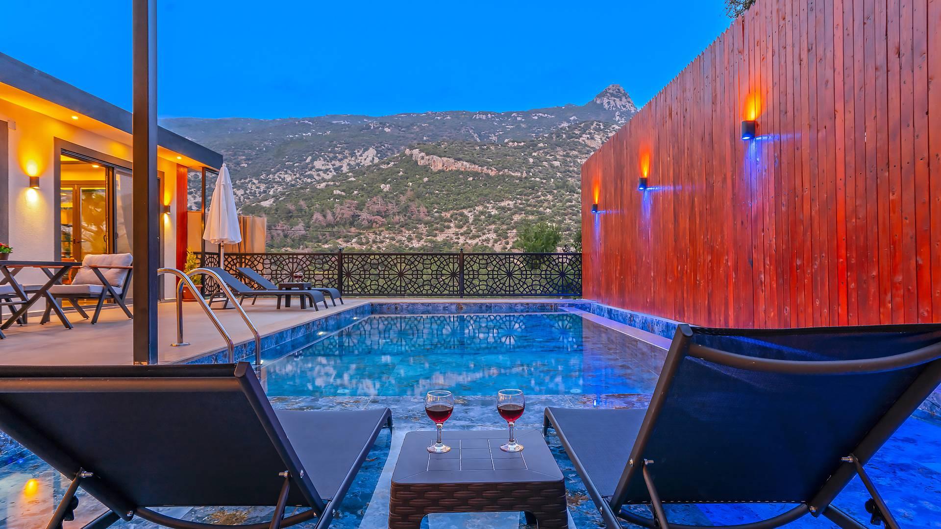 Kaş İslamlar'da Elverişli Konumda, Özel Havuzlu, Estetik Villa-39712