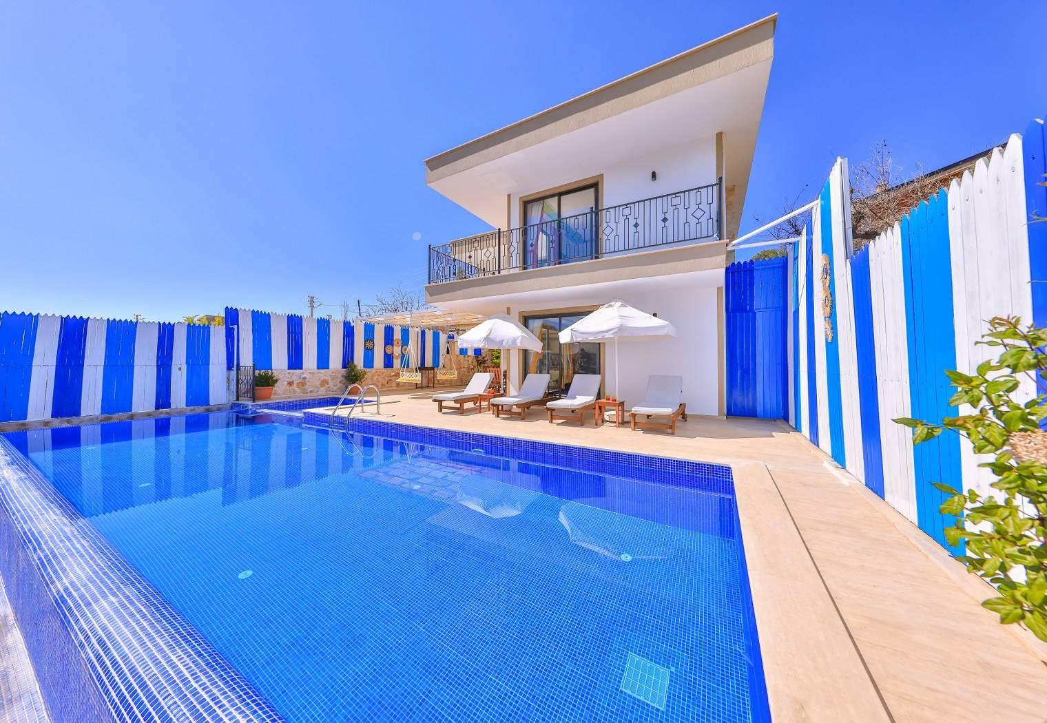 Kaş İslamlar'da Şehrin Gürültüsünden Uzakta, Özel Havuzlu, Şık Villa-41601